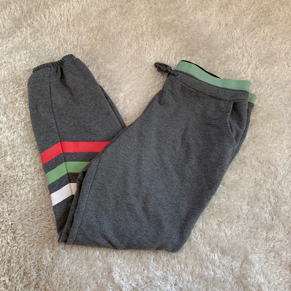 Jessica Simpson joggers